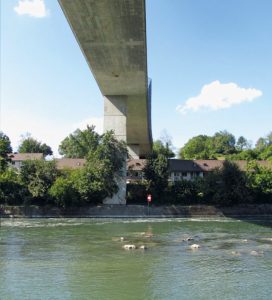 Die Stütze der Brücke auf Seite Wettingen.