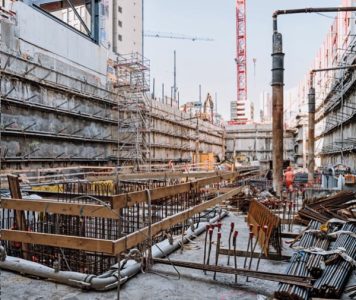 Tiefbauarbeiten für die Erstellung der Untergeschosse.