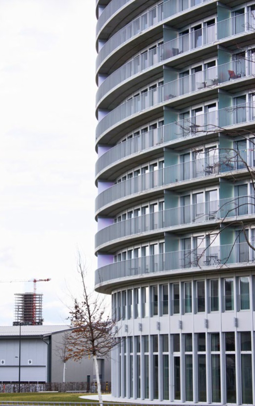 Verdichtetes Bauen ist vor allem in urbanen Regionen – beispiels- weise hier in Dübendorf – gefragt. In der Praxis gelingt dies jedoch nicht immer