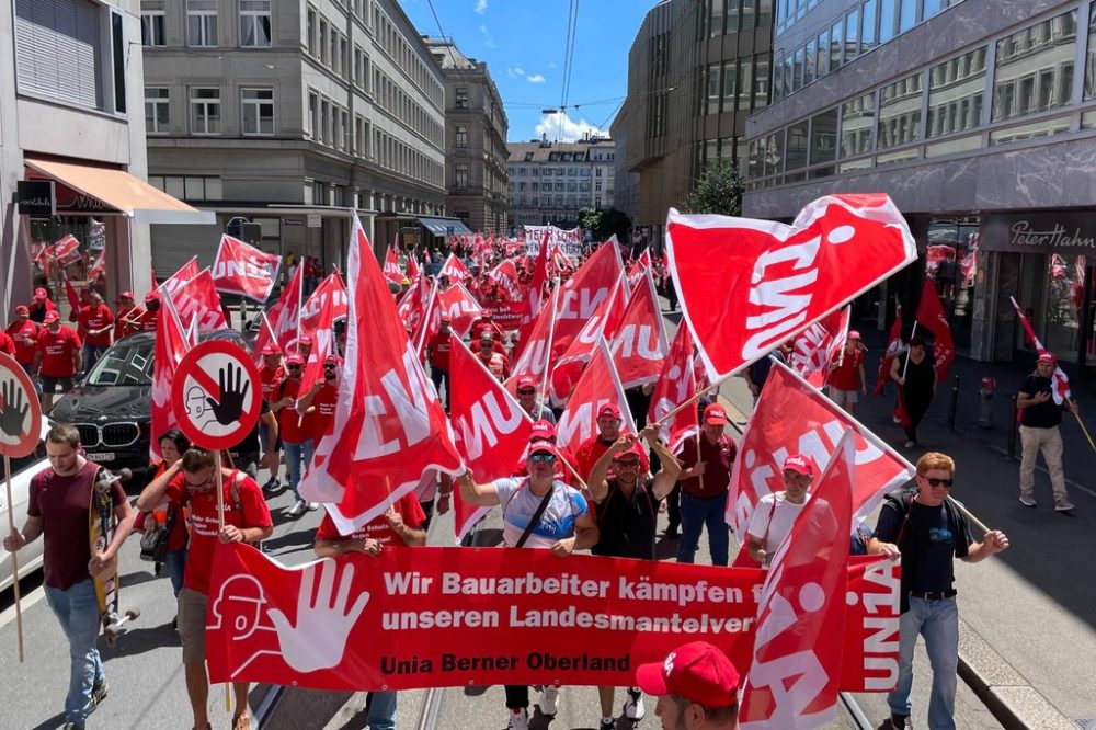 Gewerkschaftskundgebung in Zürich: Der Baumeisterverband bezweifelt, dass die Gewerkschaften an einem neuen Landesmantelvertrag interessiert sind. (Foto: Unia)