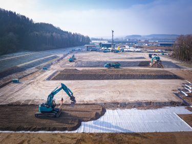 In Eclépens entsteht auf 22'500 m3 Raum eine neue, mustergültige Iveco-Filiale, die den Bedürfnissen der Mitarbeitenden ebenso gerecht wird wie den Anforderungen der Kundschaft. (Foto: pd)
