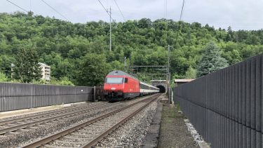 Die Instandsetzungsarbeiten am Hauenstein-Basistunnel mussten aufgrund der Beschwerde eines nicht berücksichtigten Offerenten bis mindestens Herbst 2023 verschoben werden. (Foto: SBB)
