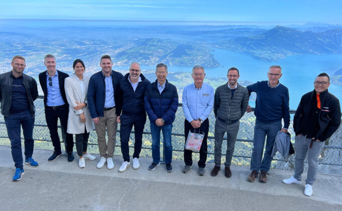 Das Management von Hitachi und Probst Maveg auf dem Pilatus. (Foto: zvg)