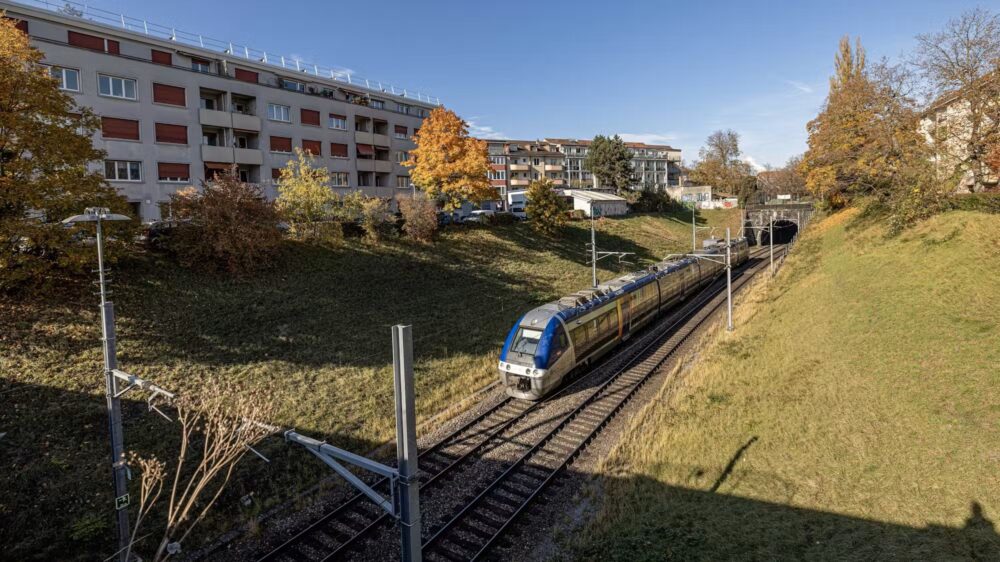 Der Abschnitt der Strecke Basel SBB - Basel St. Johann soll bis 2029 für Güterzüge mit Sattelaufliegern von vier Metern Eckhöhe ausgebaut werden. (Foto: SBB)