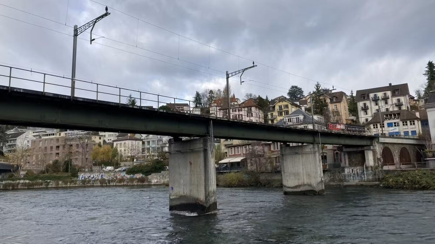 Ziel der Instandstellung der Reussbrücke Geissmatt ist die Erneuerung des Korrosionsschutzes. (Foto: SBB)