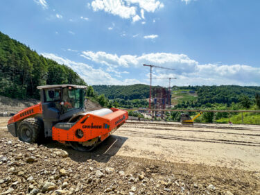 HC 200i C: Hohe Zentrifugalkräfte von bis zu 350 kN, hohes Drehmoment für Steigfähigkeit von bis zu 62 Prozent. (Foto: pd)