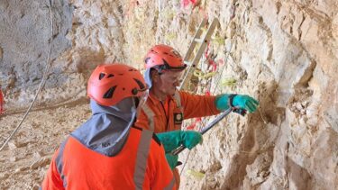 Der stickstofffreie Sprengstoff kommt beim Vortrieb des Ligerz-Tunnels am Bielersee zum Einsatz. (Foto: Implenia)