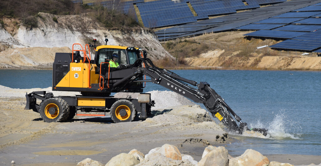 Der neu eingeführte EWR 150 Electric ist der erste batteriebetriebene Mobilbagger von Volvo CE. (Foto: pd)