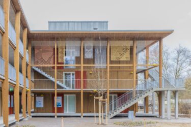 Der Neubau des Asylzentrums Adliswil wurde nach SNBS zertifiziert. (Foto: Hochbauamt Kanton Zürich, Fabian Guggenbühl)