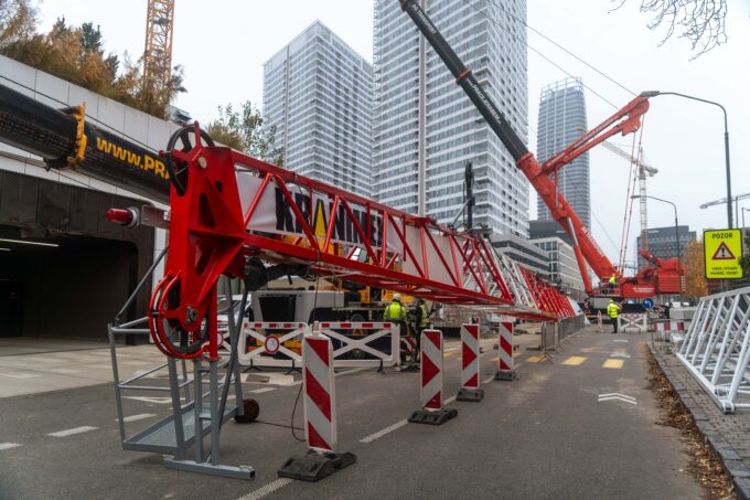 Der 190 HC-L ist der erste Kran der HC-L-Baureihe im Einsatz in der Slowakei. (Foto: Liebherr)