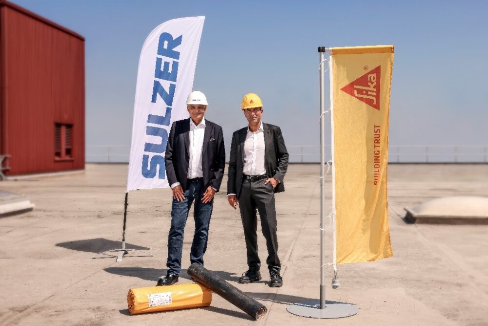 Die Initianten des Joint Venture Michael Schüepp (l.), Head of Ventures Sulzer, und Ivo Schädler, Head of Construction Sika. (Foto: Sika)