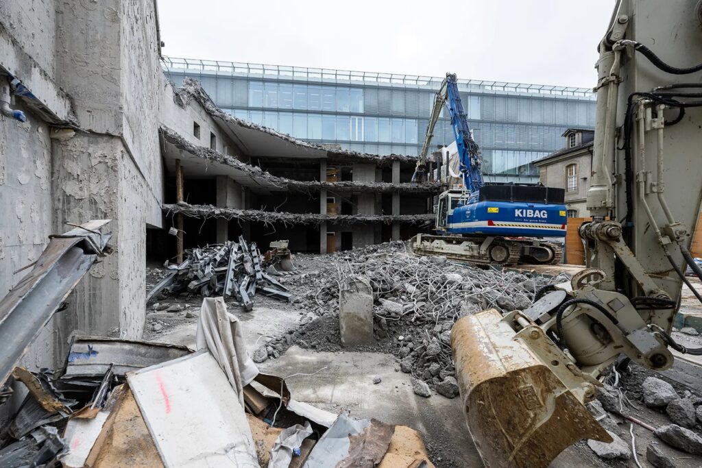 Beim Abbruch der Velostation Milchgässli traten im Untergrund mehrere üUberraschungen auf. (Foto: sbb)