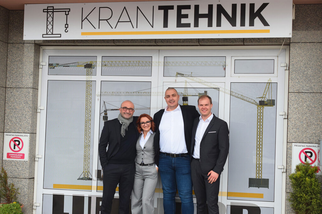 Marco Guariglia, Geschäftsführer Vertrieb Liebherr-Turmkrane; Sanela Zanko, Geschäftsführerin KranTehnik EU; Mario Zanko, Technischer Leiter KranTehnik EU; Jochen Schwarz, Gebietsverkaufsleiter Liebherr Tower Cranes (v.l.n.r.). (Foto: pd)