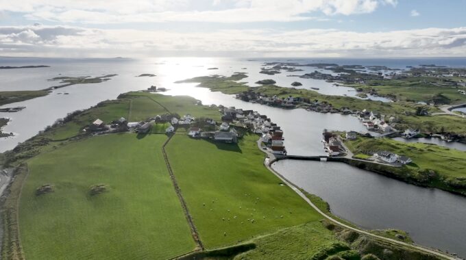 Genau an dieser Stelle entsteht der längste unter Wasser liegende Strassentunnel der Welt. Er wird die Reisezeit zwischen Stavanger und Bergen um 11 Stunden verkürzen (Foto: Tsurumi).