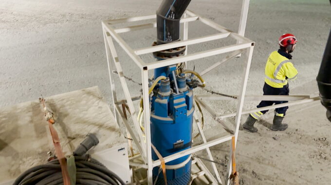 Keine Kleinigkeit: Die Pumpen haben zum Teil riesige Ausmasse (Foto: Tsurumi).