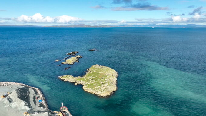 Genau an dieser Stelle entsteht der längste unter Wasser liegende Strassentunnel der Welt. Er wird die Reisezeit zwischen Stavanger und Bergen um 11 Stunden verkürzen (Foto: Tsurumi).