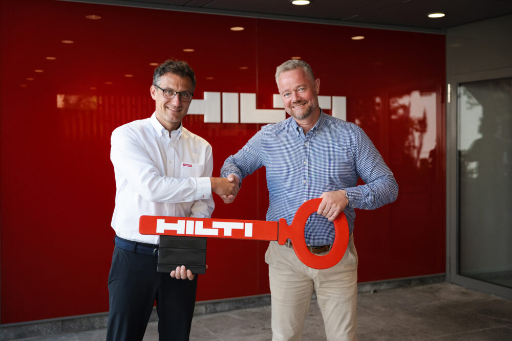 Damien Schmutz (l.) hat am 1. Juli 2026 die Leitung von Hilti Schweiz übernommen. (Foto: pd)