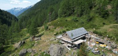 Der Wiederaufbau der neuen Berghütte unter dem Namen Alloggio alpino Soveltra bot der Region die Möglichkeit, dem beliebten Treffpunkt neues Leben einzuhauchen. (Foto: pd)
