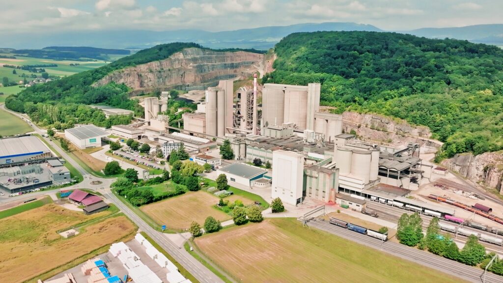 Einen Meilenstein setzte das Zementwerk Eclépens VD, wo der Zementofen inzwischen zu über 90 Prozent mit alternativen Brennstoffen betrieben wird. (Foto: pd)