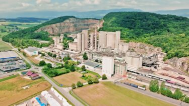 Einen Meilenstein setzte das Zementwerk Eclépens VD, wo der Zementofen inzwischen zu über 90 Prozent mit alternativen Brennstoffen betrieben wird. (Foto: pd)